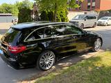 Mercedes-Benz C 200 T Autom. -Pano.AHK.Burmester.MB100.AMG