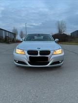 BMW 325i 3.0 E90 Limousine 6 Zylinder - BMW 325: E90 325i