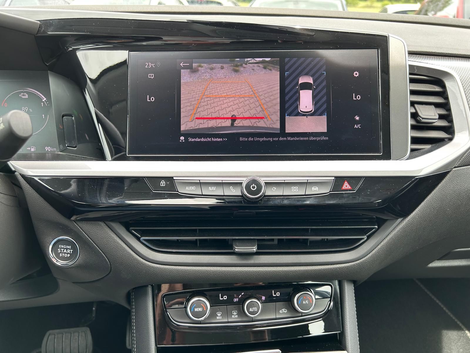 Fahrzeugabbildung Opel Grandland|Hybrid|4x4|AHK|1.Hand|LED|Standheizung