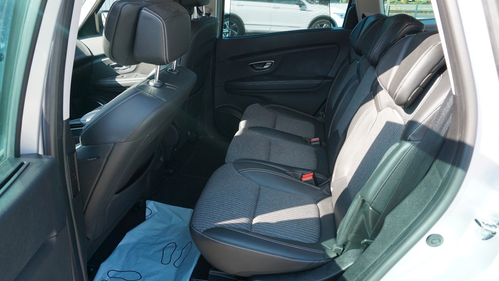 Fahrzeugabbildung Renault Renault Scenic IV Grand Techno, Kamera, LED