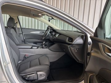 Opel Insignia - 11