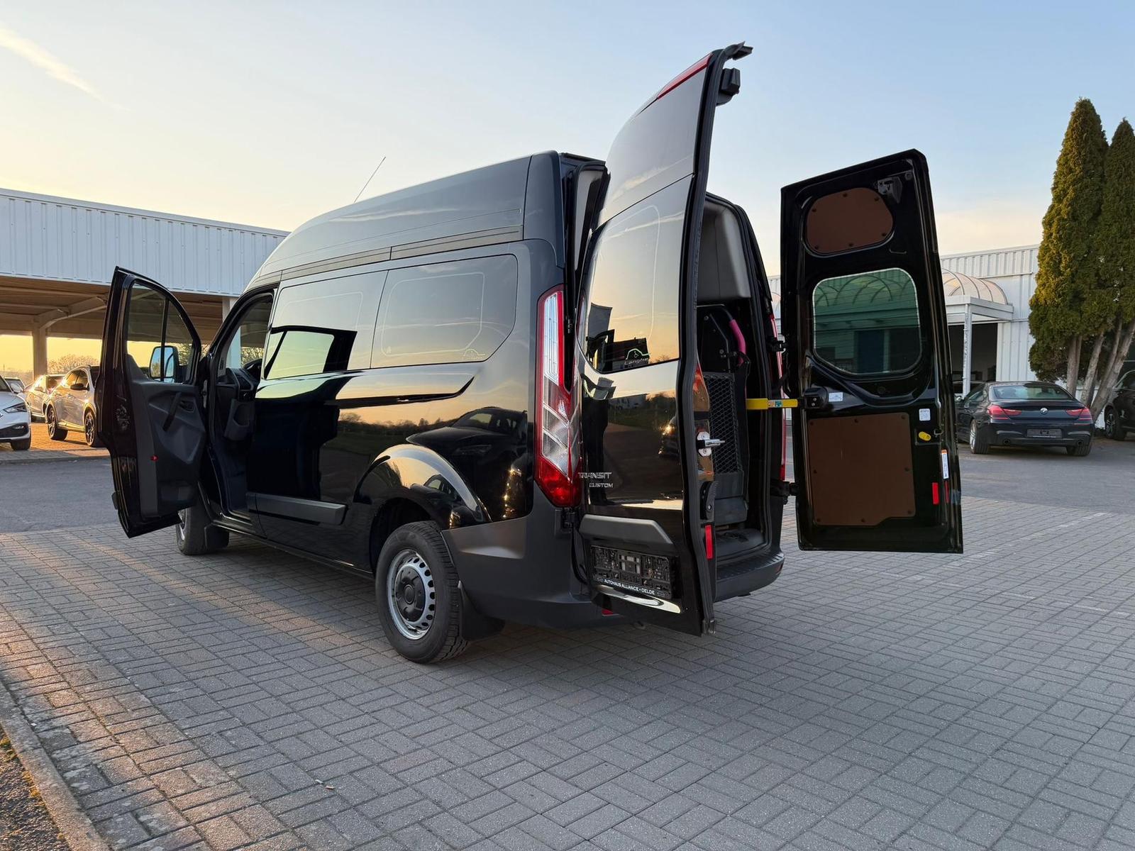 Ford Transit Custom Ambiente Behindertengerecht