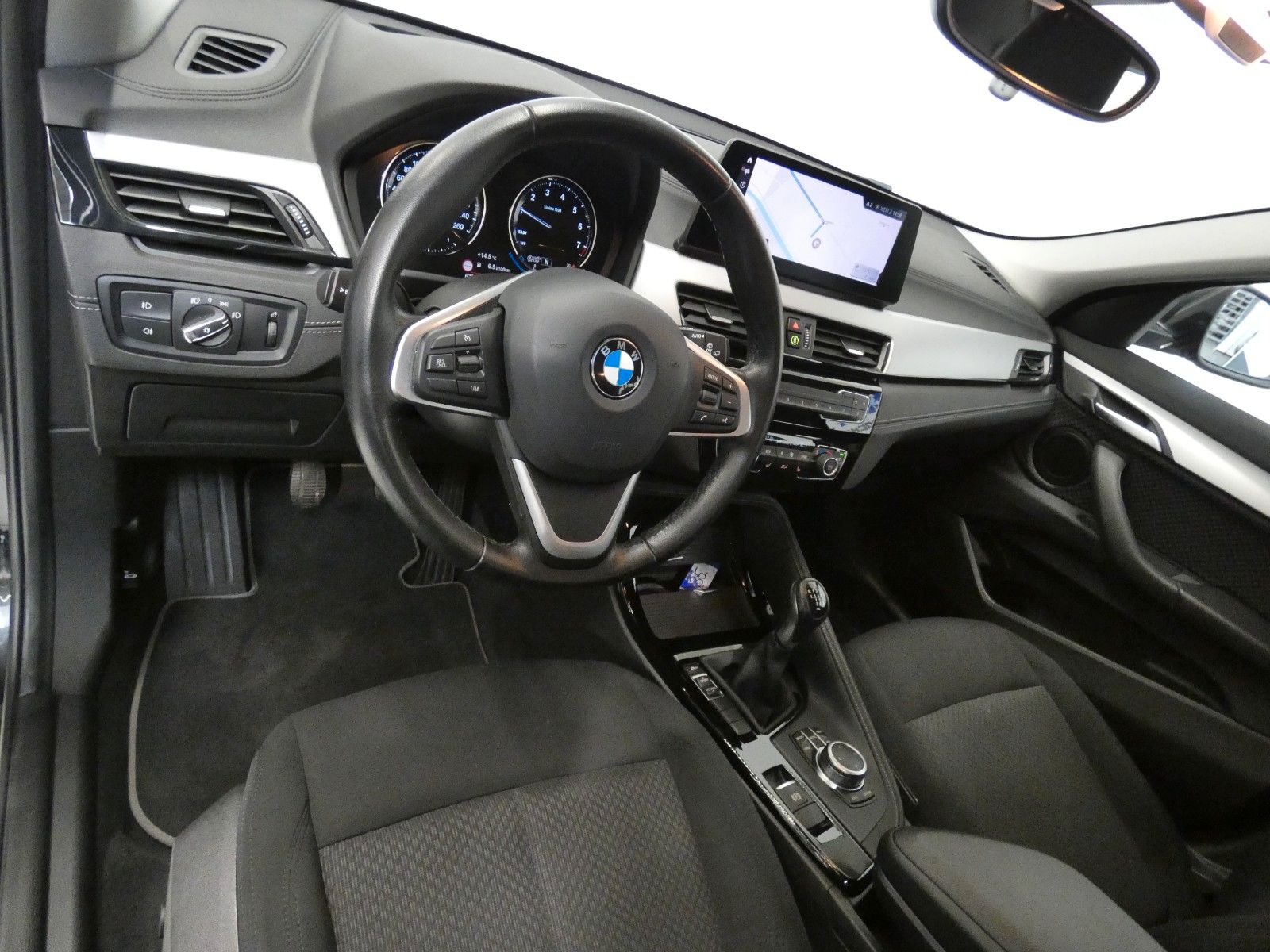 BMW X2 sDrive 18 i Advantage*Navi*HUD*Parktronic foto 23