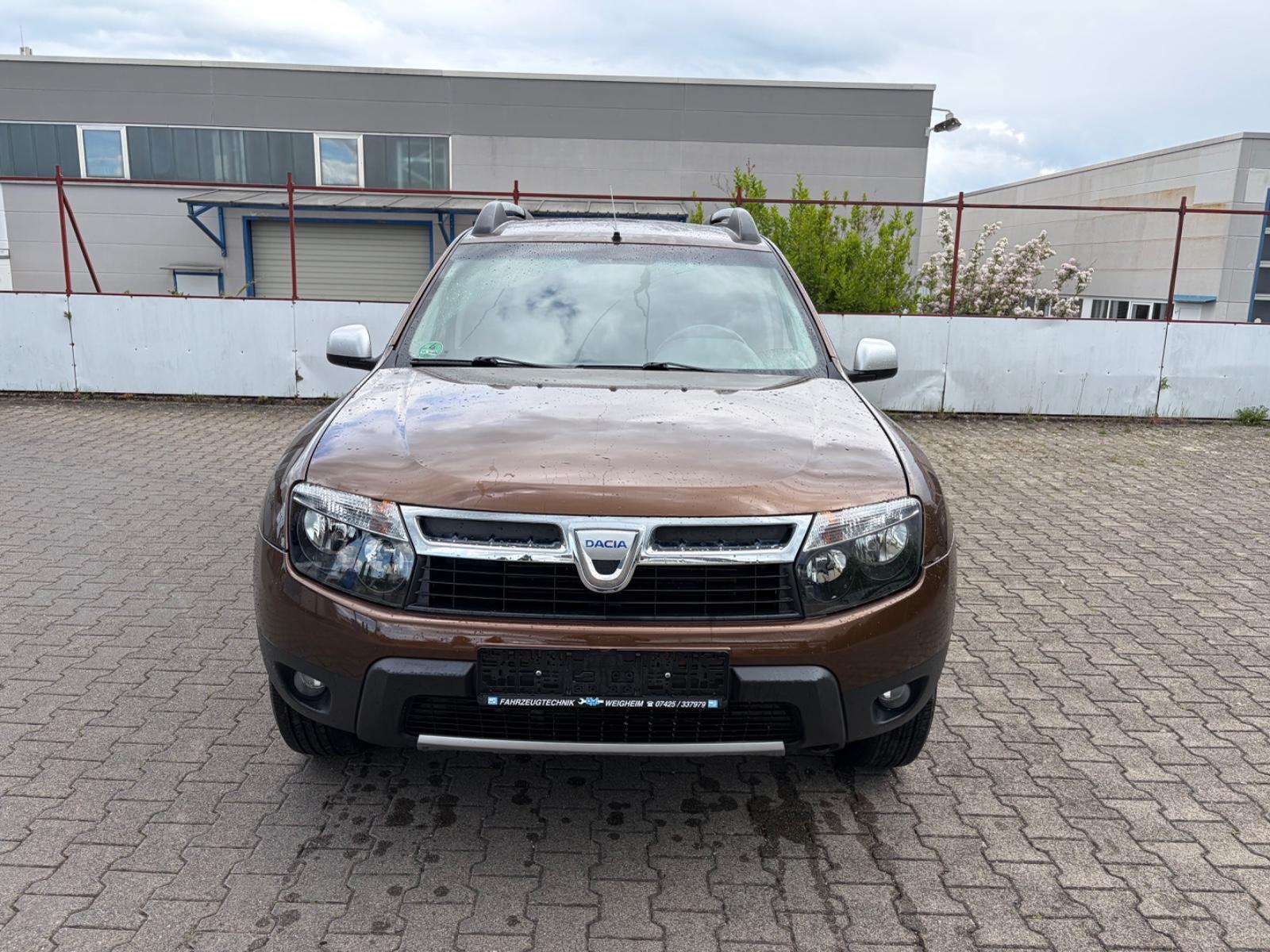 Dacia Duster I Laureate 4x4*1.Hand*Klima*AHK*Wenig KM