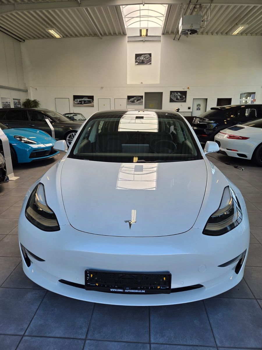 Fahrzeugabbildung Tesla Model 3 Long Range Dual AWD