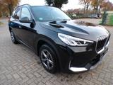 BMW X1 18 i sDrive * PANO/AHK/LED/PDC/PRIVACY* - BMW X1: Schwarz