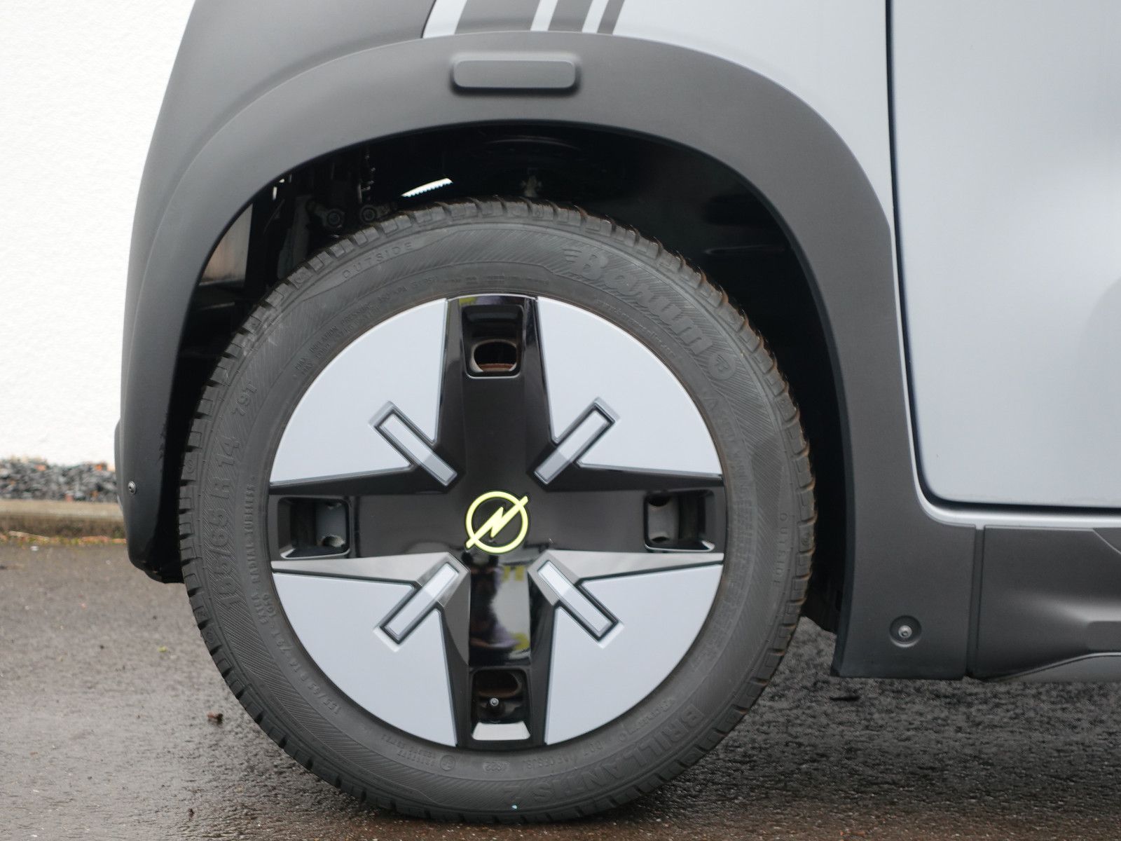 Fahrzeugabbildung Opel Rocks-e Klub,Glasdach,Heizung,USB,LED,Radblenden