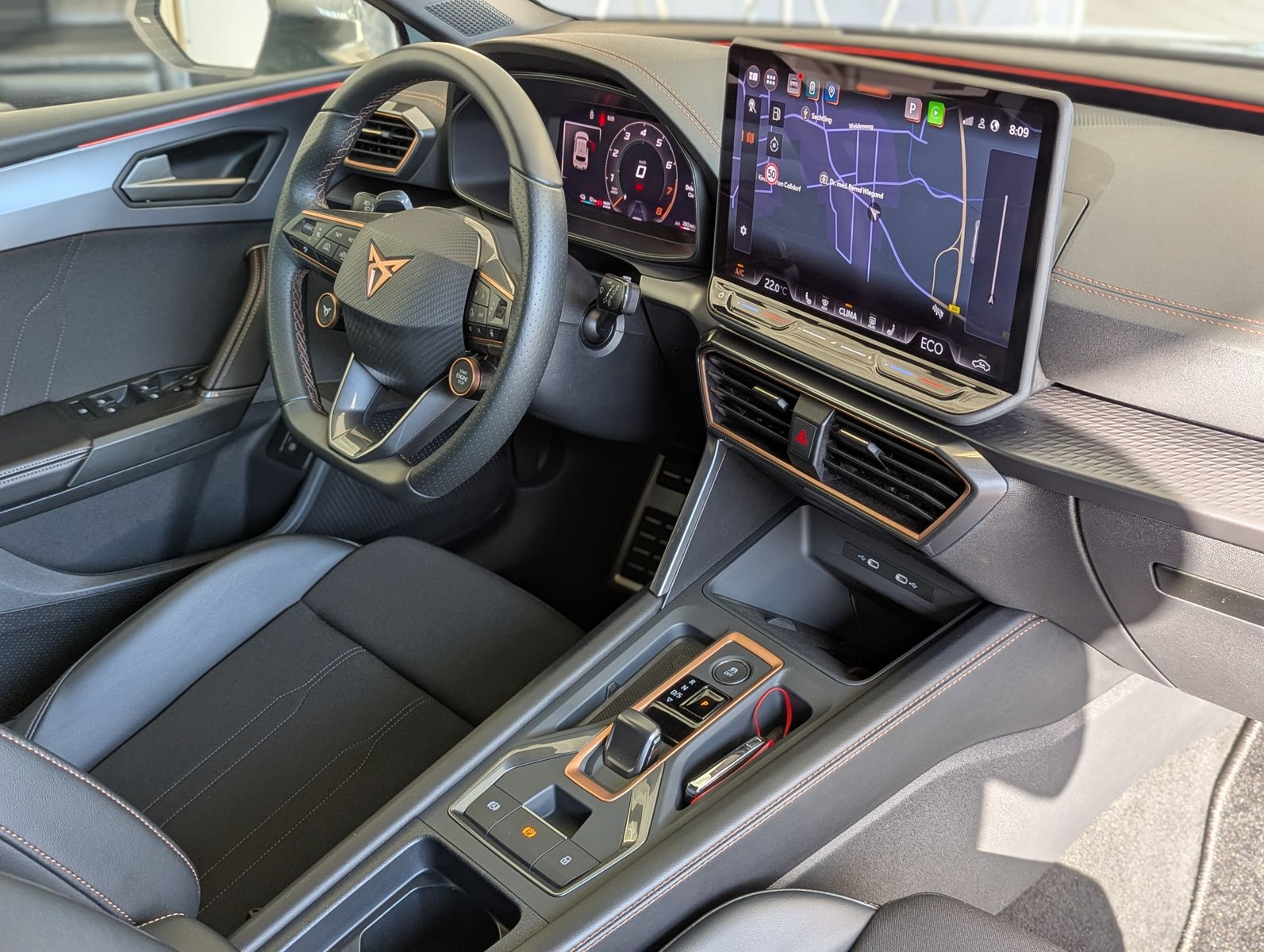 Fahrzeugabbildung CUPRA Leon 1.5 e-Hybrid Matrix Edge-Intelligent-Paket