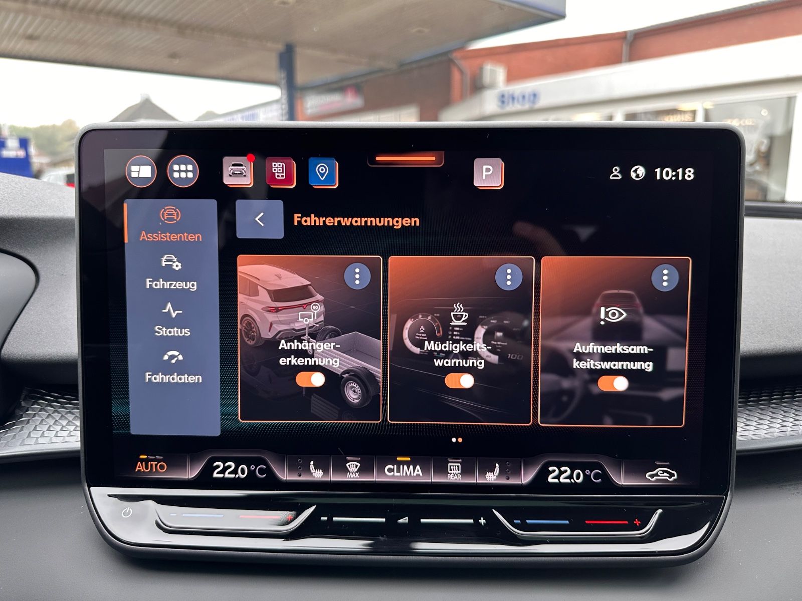 Fahrzeugabbildung CUPRA Terramar 1.5 eTSI DSG Matrix/Pano/AHK/ACC/360°