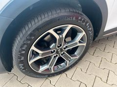 Fahrzeugabbildung Kia XCEED 1.4T DCT7 PLATINUM STANDHEIZUNG
