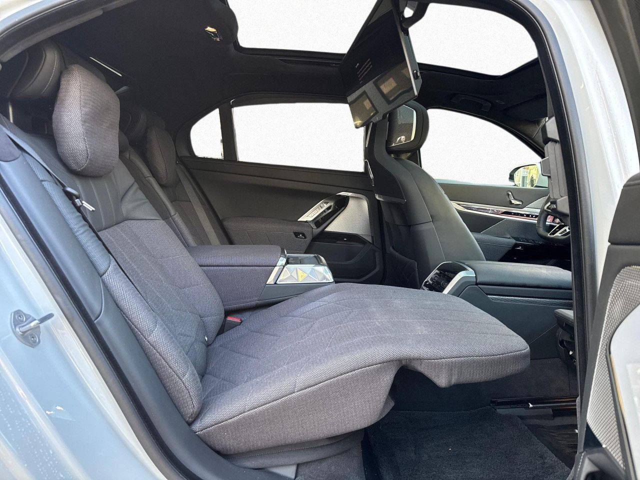 BMW i7 - Bild 11