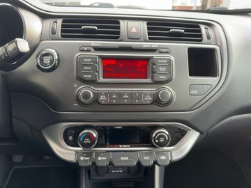 Kia Rio 1.4 CVVT SPIRIT 109PS SCHALTGETRIEBE