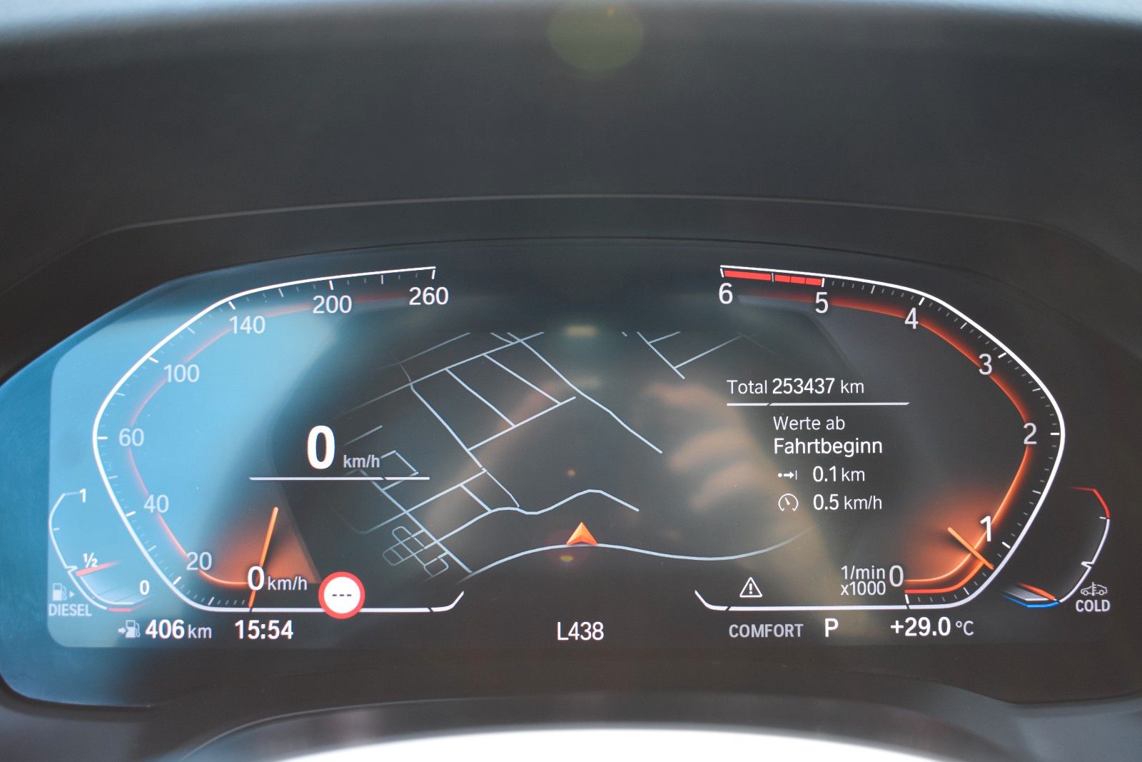 Fahrzeugabbildung BMW 318d Touring SPORT-L/M-SPORT/SHADOW/LED/DAB/PDC