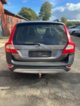 Volvo XC 70 XC70 Momentum AWD 2.4 Two Seats - Volvo XC70: Momentum