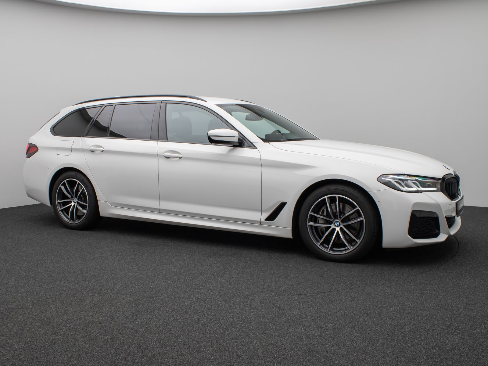 Fahrzeugabbildung BMW 540d xD M Sport Kamera Laser HUD DAB H/K Komfort