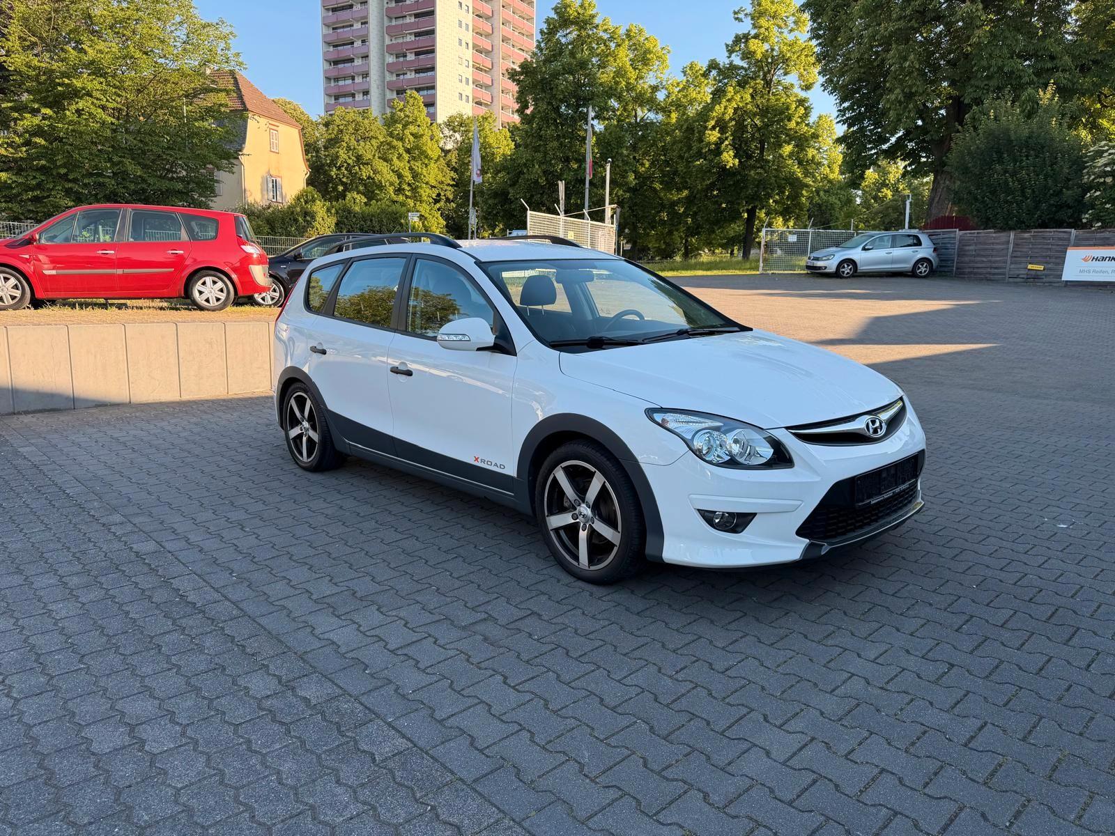 Hyundai i30 CW X-ROAD * Sondermodel * Steuerkette NEU
