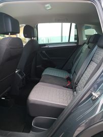 Volkswagen Tiguan - 10