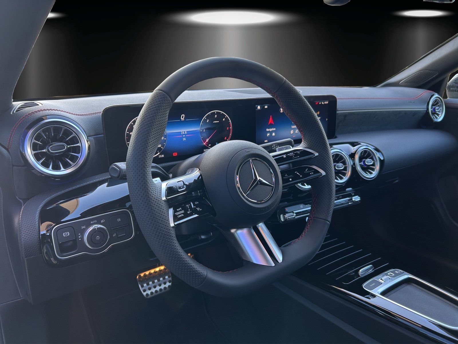Fahrzeugabbildung Mercedes-Benz CLA 220 d Coupé AMG Pano DISTR KeyGo MULTIBEAM