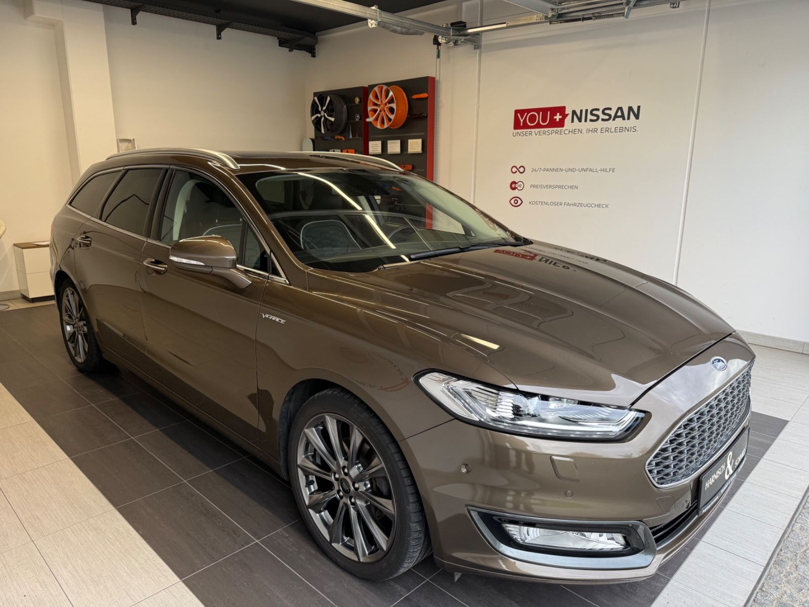Fahrzeugabbildung Ford Mondeo Turnier Vignale, Navi, Business-Paket