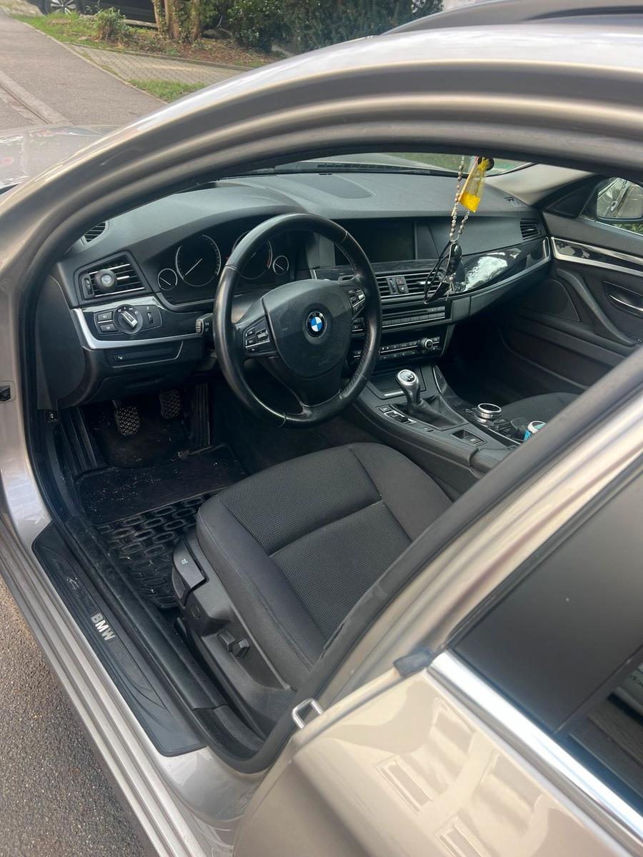 BMW 520 2011 — photo 7