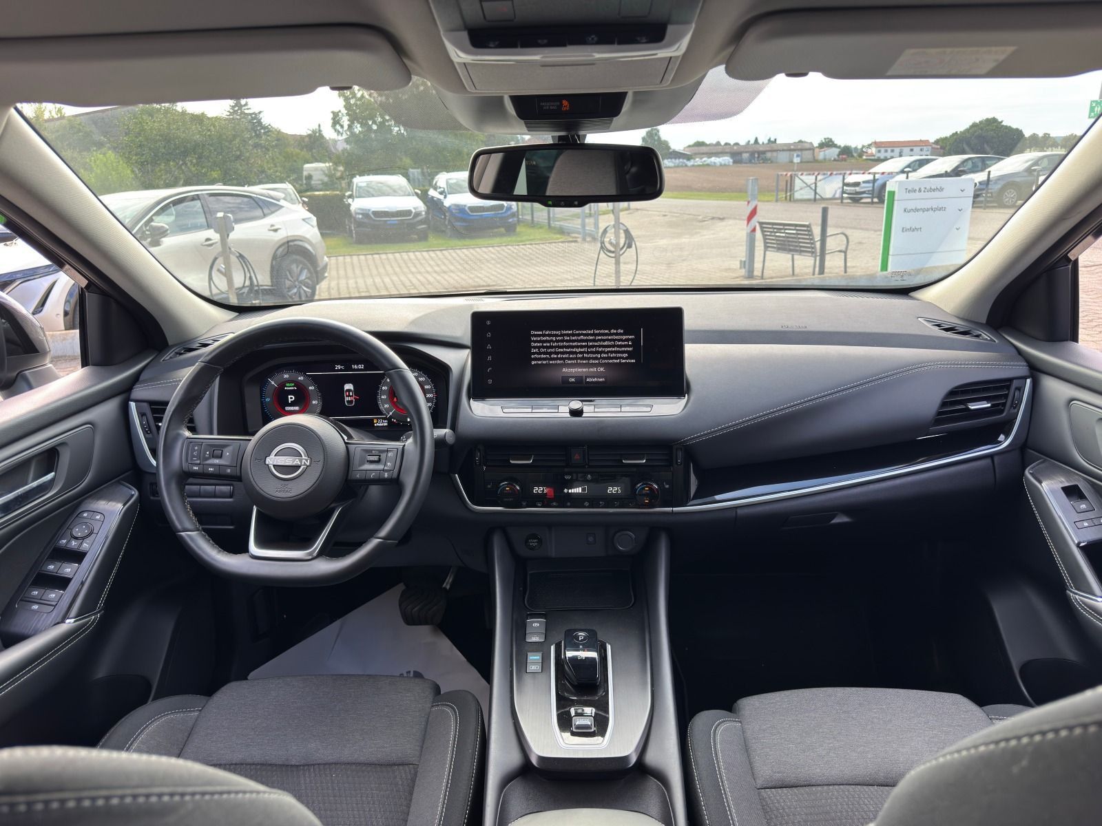 Fahrzeugabbildung Nissan Qashqai 1.5 VC-T N-Connecta*360°Cam*NAVI*eHeck