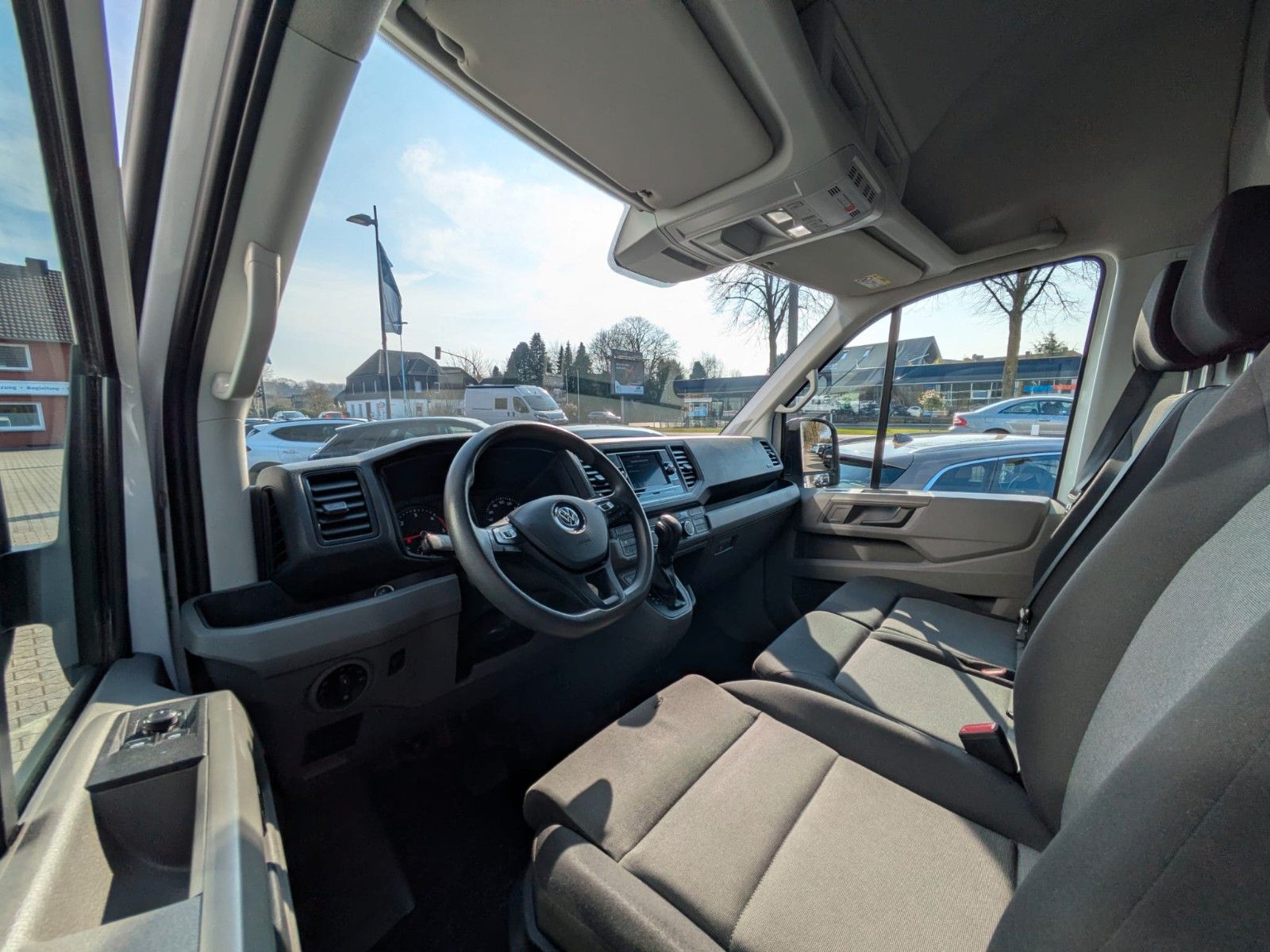 Fahrzeugabbildung Volkswagen Crafter Kasten AUT. L4H2 KLIMA SITZHZG ACC NAVI
