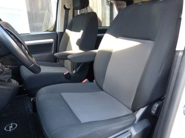 Opel Zafira Life - 12