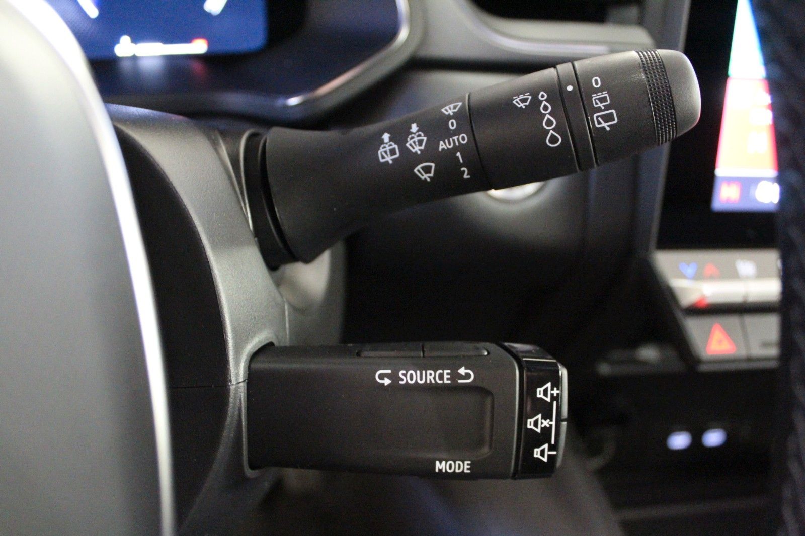 Fahrzeugabbildung Renault Captur Mild Hybrid 140 Techno *Navi* Sitzhzg*