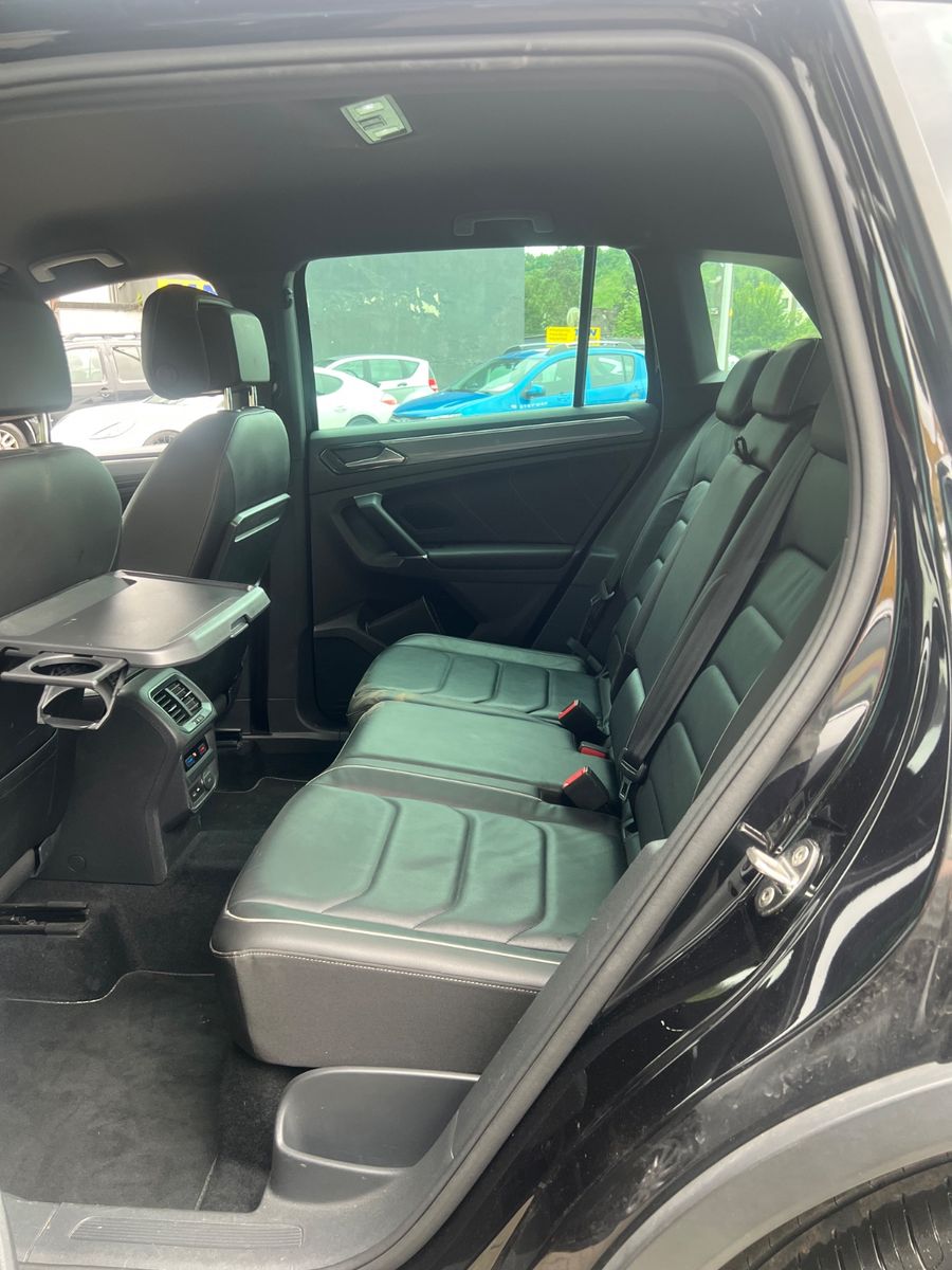 Fahrzeugabbildung Volkswagen Tiguan Highline DSG 4Motion R line
