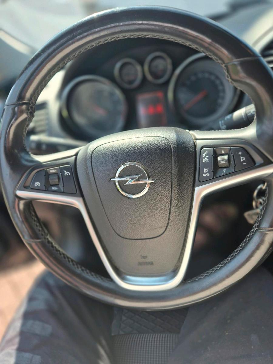 Opel Insignia 2013 — photo 13