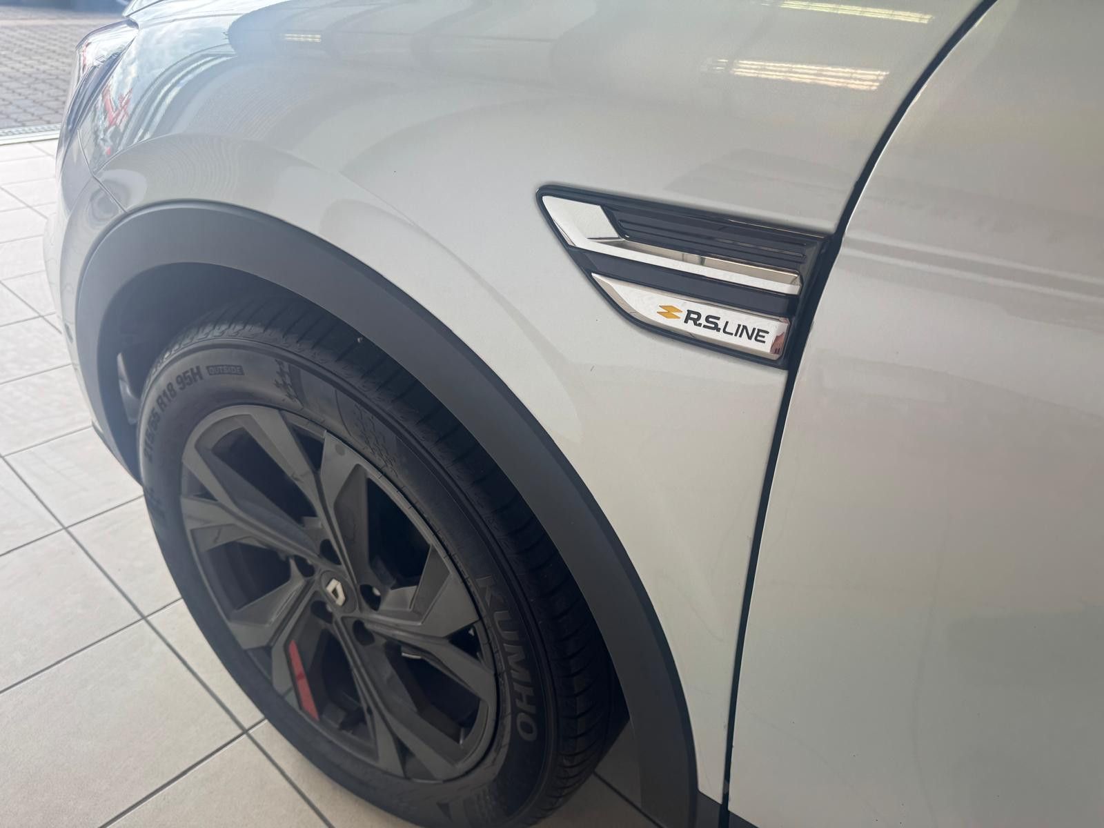 Fahrzeugabbildung Renault Arkana R.S. Line / WENIG KM/NAVI/KLIMA/BOSE