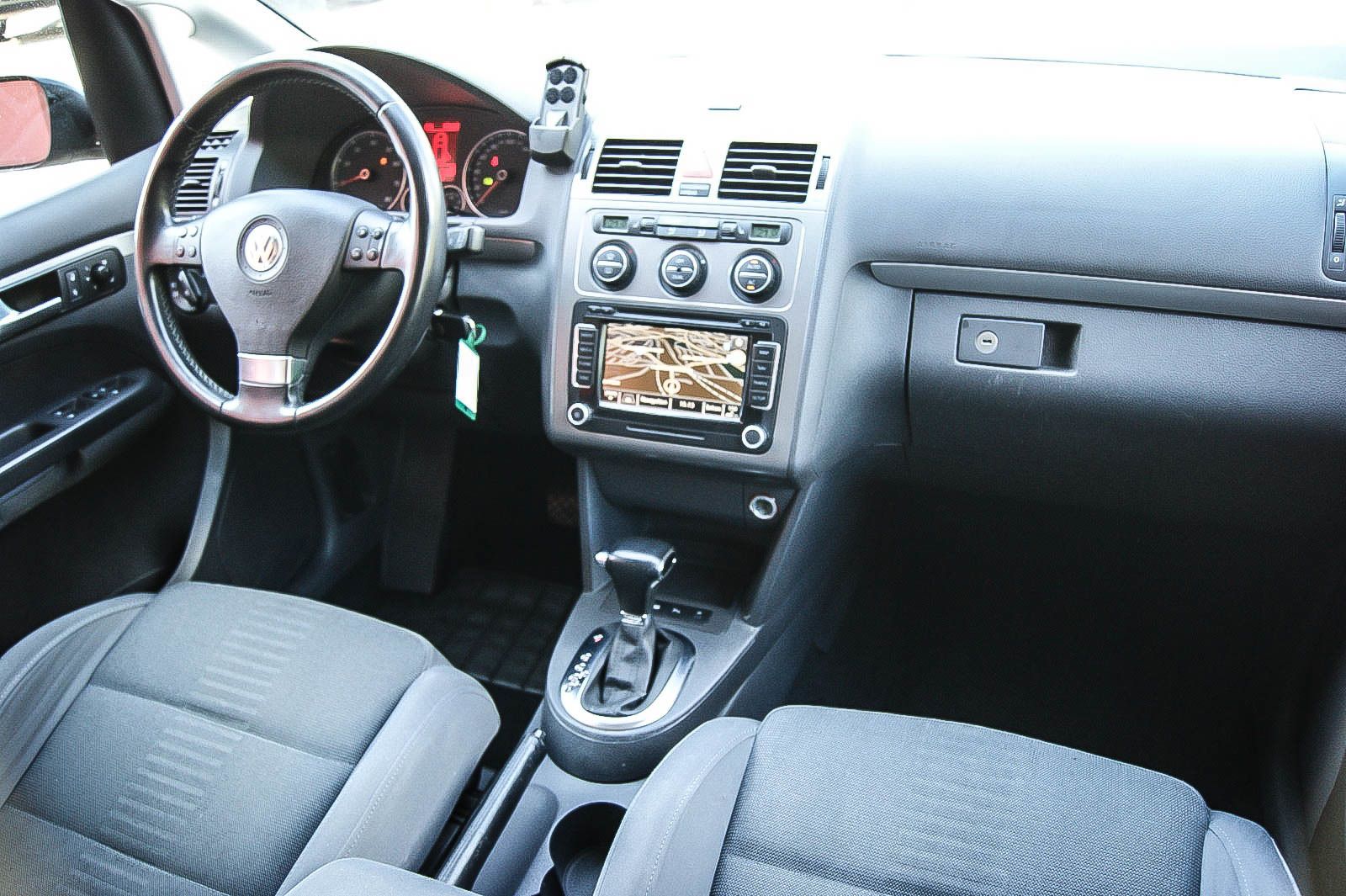 Fahrzeugabbildung Volkswagen Touran 1.4TSI DSG Highline 7-SITZE