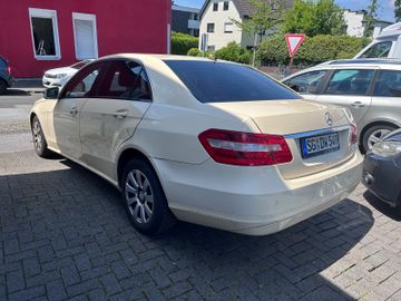 Mercedes E 200 - 4