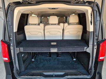 Mercedes V 220 - 11