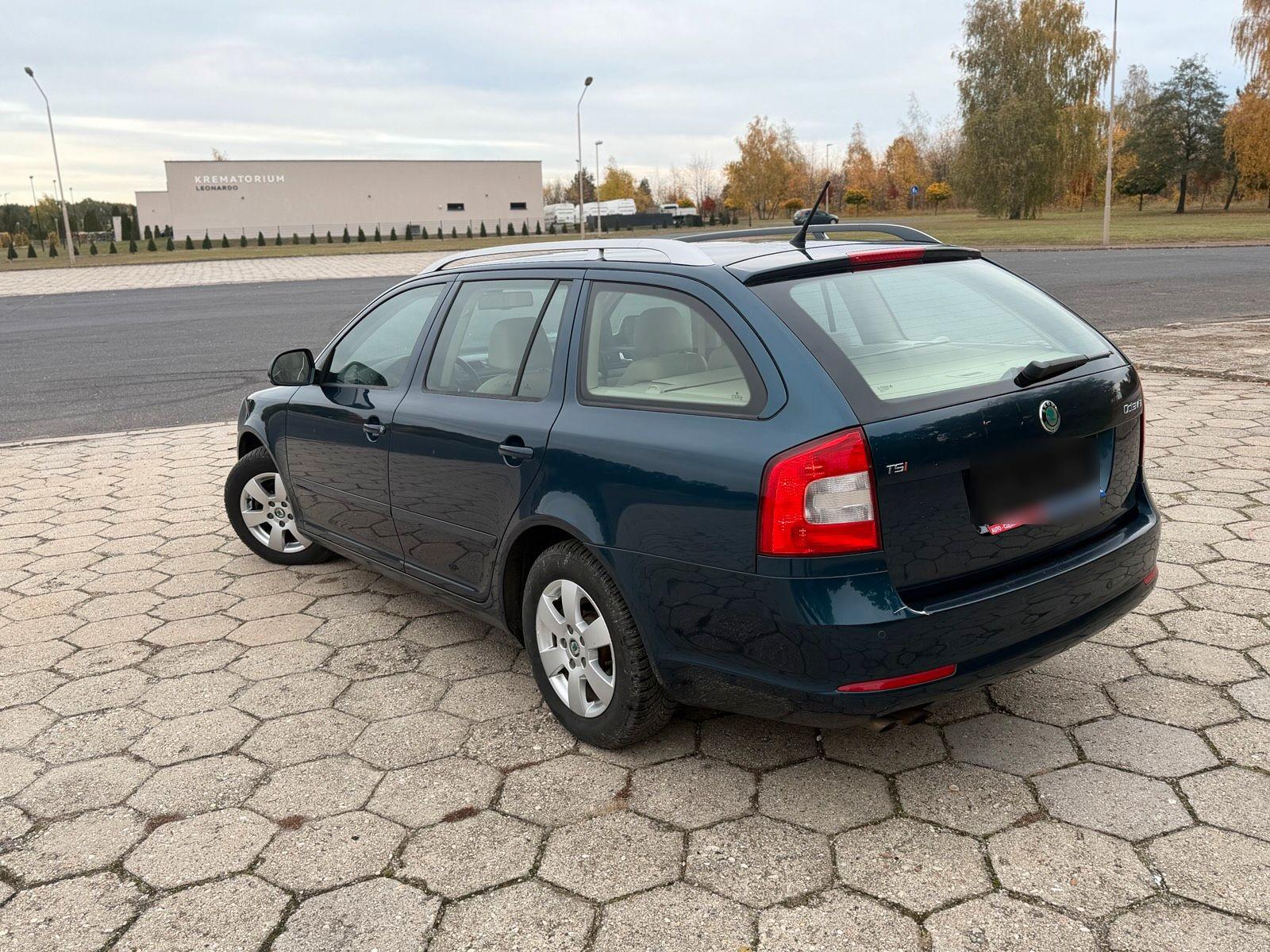 Skoda Octavia 2012 — engine 160 HP (118kW)