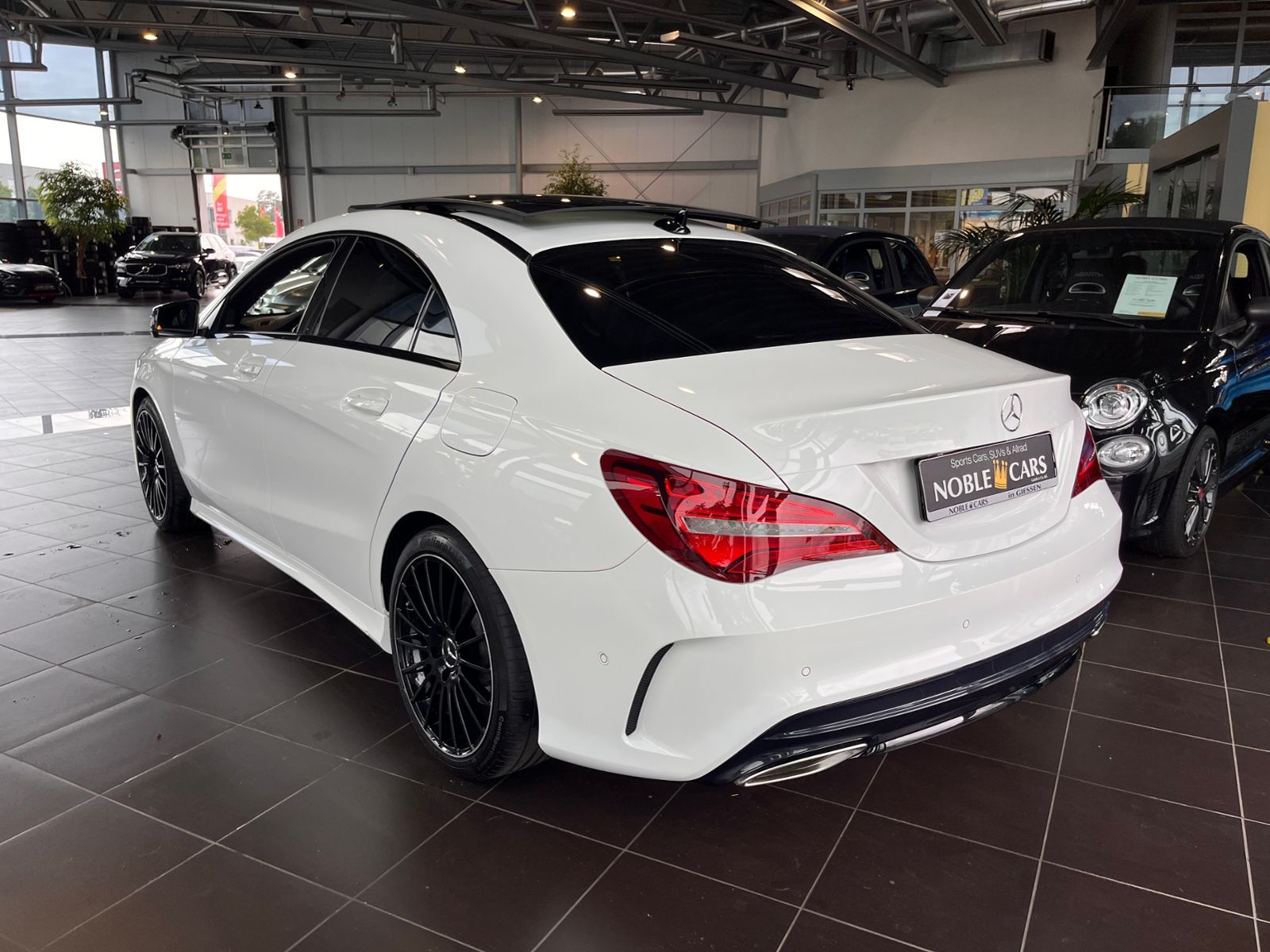 Fahrzeugabbildung Mercedes-Benz CLA 200 AMG Night PANO H/K LED