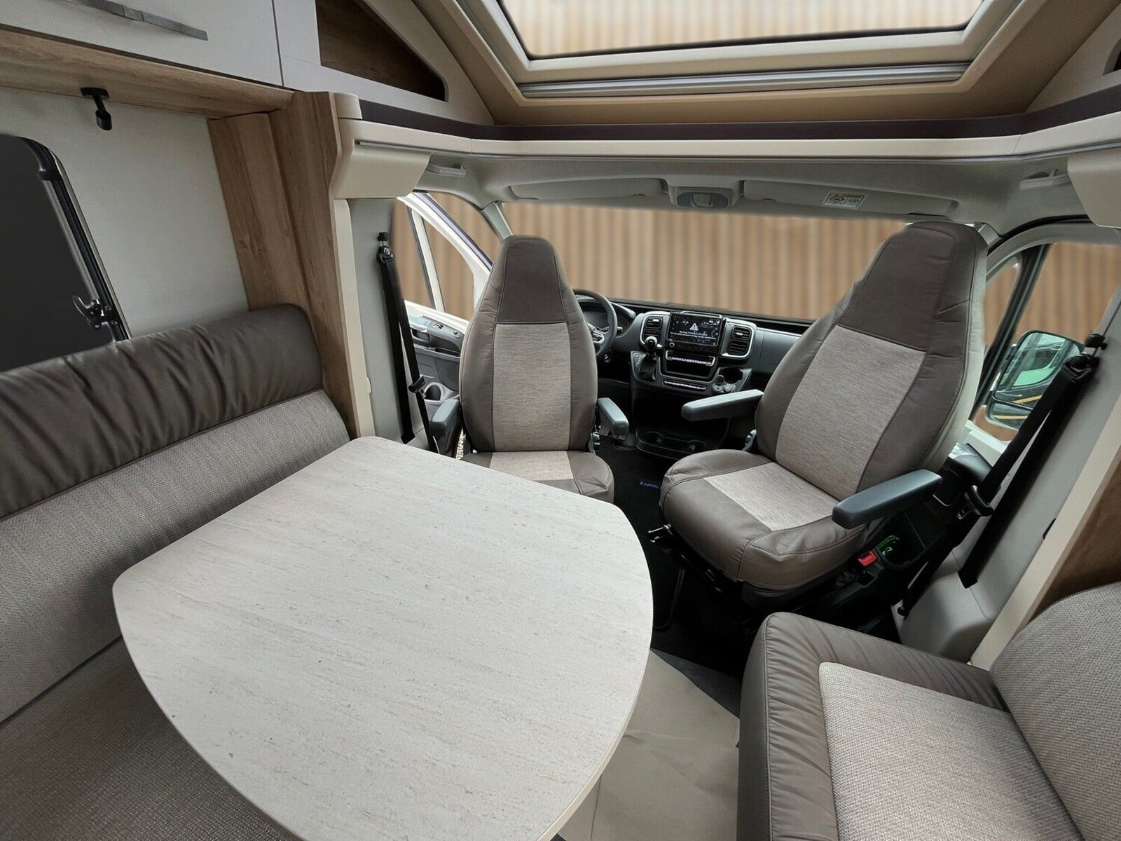 Fahrzeugabbildung Eura Mobil Profila T PT 695 EB Automatik,Sat,Solar