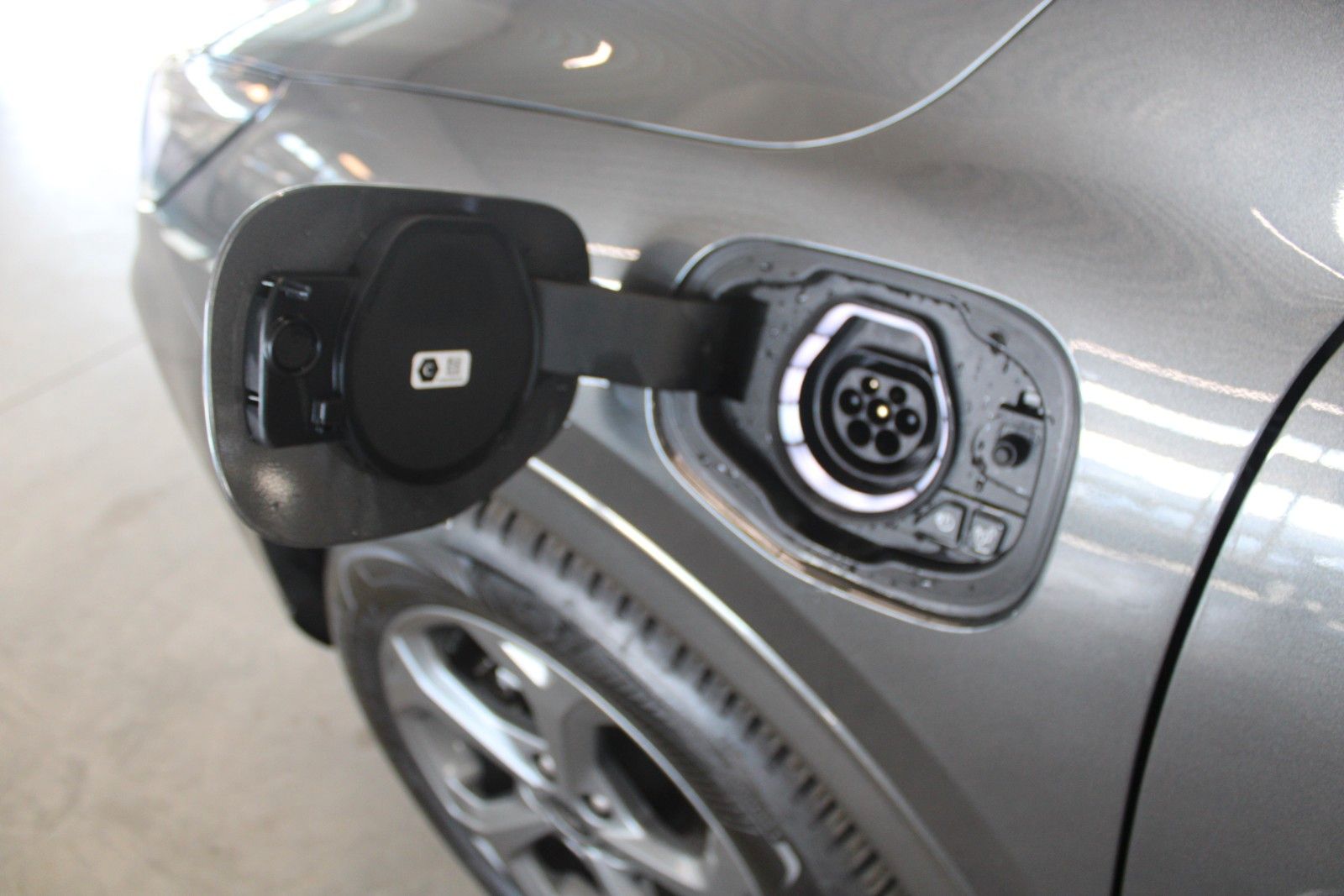 Fahrzeugabbildung Ford Kuga PHEV ST-Line GJR LED Cam WinterPaket uvm
