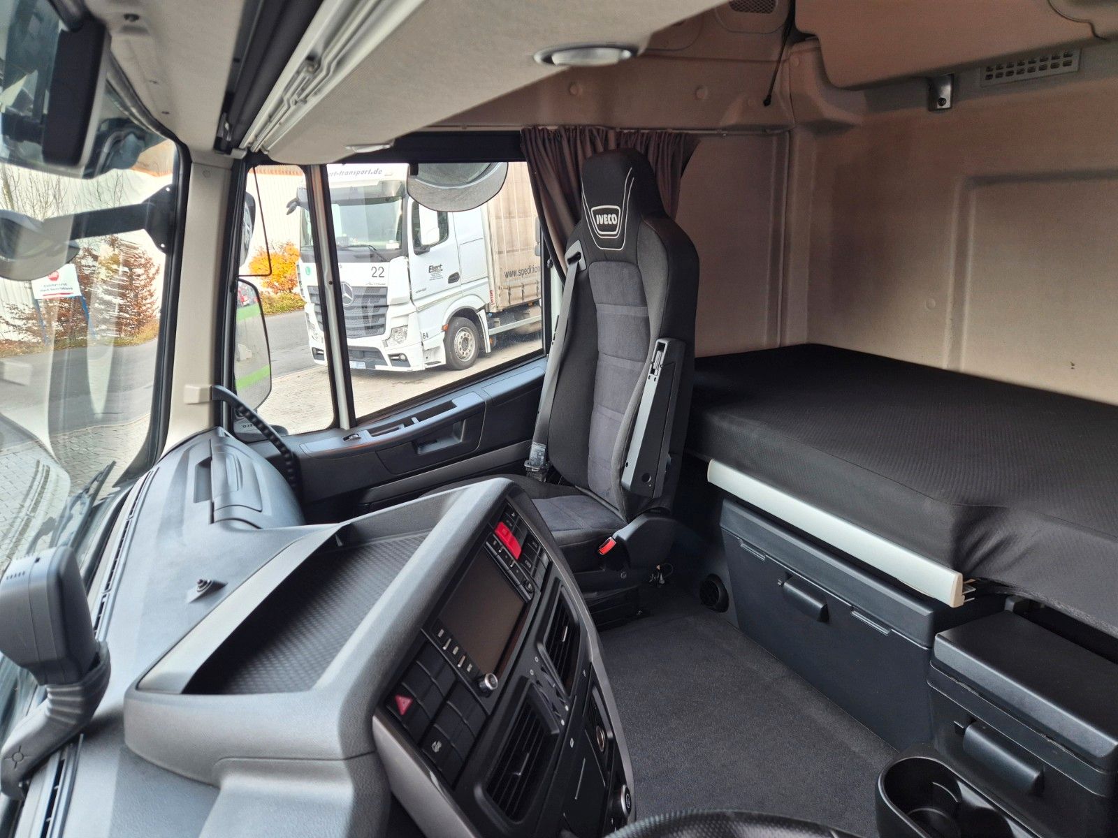 Fahrzeugabbildung Iveco Stralis 460NP LNG Standklima Xenon 3 Stück