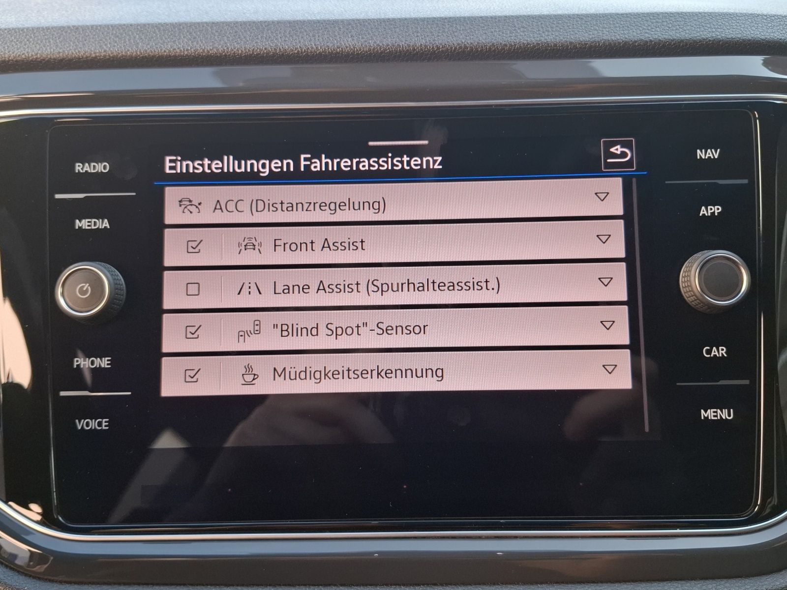 Fahrzeugabbildung Volkswagen T-Roc TSI Sport LED AHK ACC PDC SHZ
