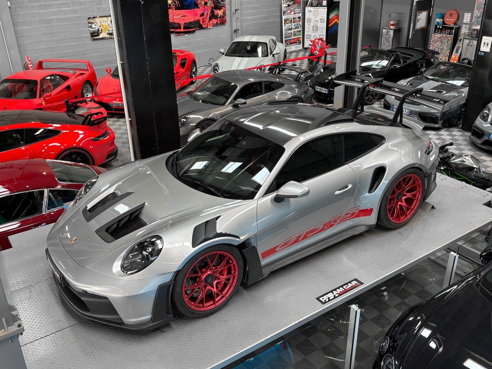 PORSCHE 992 GT3 RS