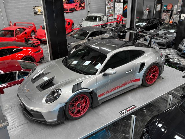 PORSCHE 992 GT3 RS