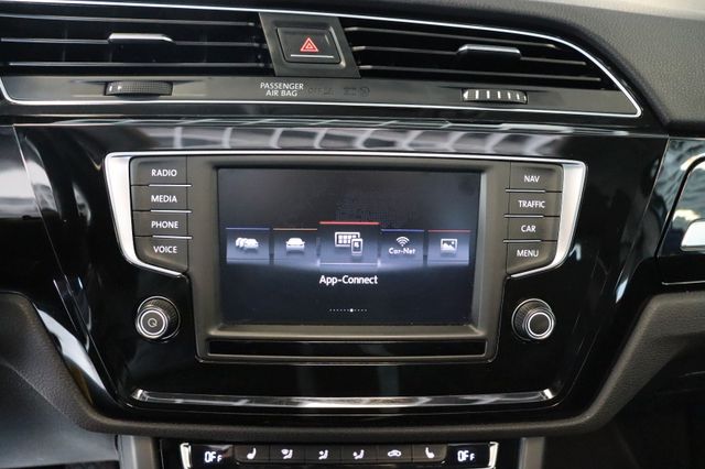 Fahrzeugabbildung Volkswagen Touran 1.6Ltr Comfortline |7SITZER|PANO|SHZ|PDC|