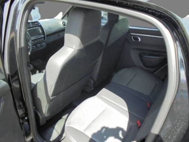 Fahrzeugabbildung Dacia Spring Essential CCS- Anschluss