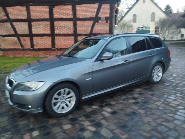 BMW 3 318d AHK/PDC/GRA/SHZG Reifen neu