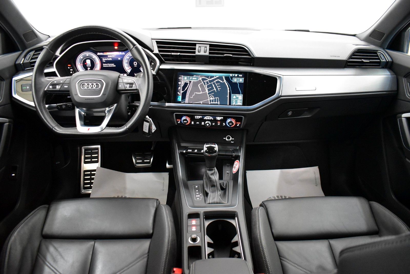 Fahrzeugabbildung Audi Q3 Sportback 35 TDI S line Leder,Navi,LED,Kamera