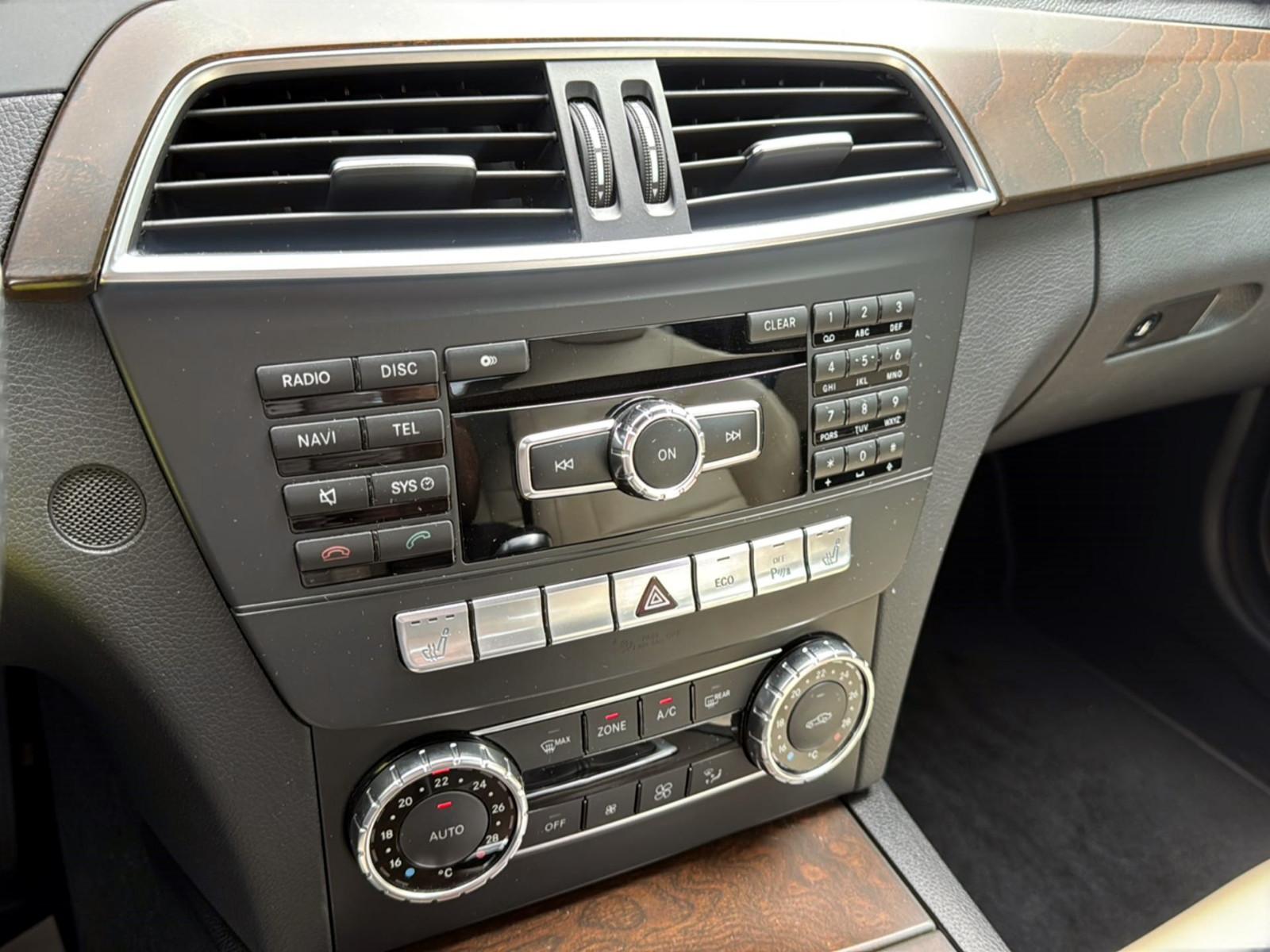 Mercedes-Benz C 180 Coupe CGI+BI-XENON+NAVI+LEDER+PDC+ALU
