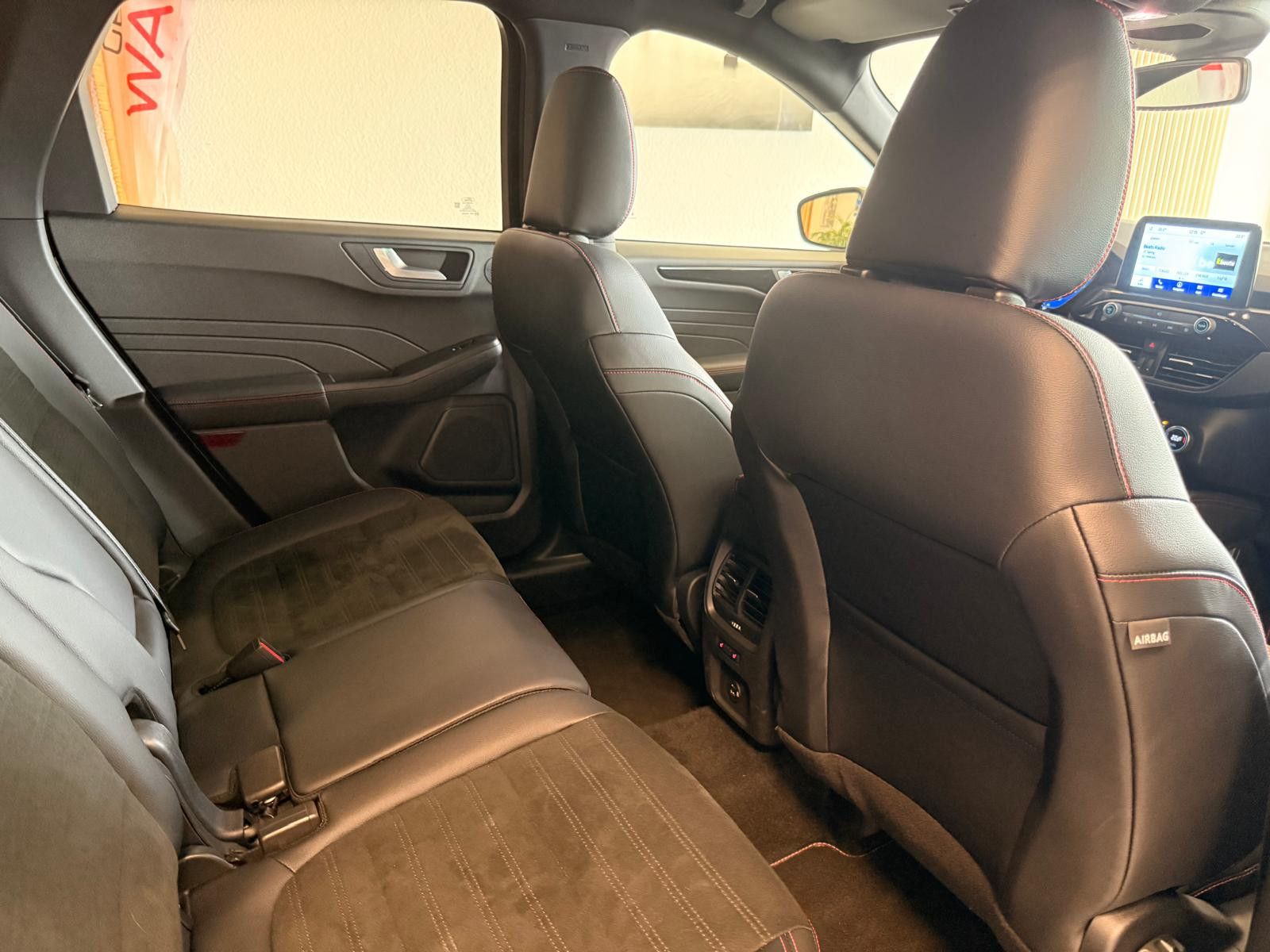Fahrzeugabbildung Ford Kuga ST-Line X / LED / KAMERA / 25TKM