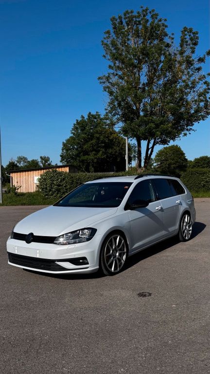 Image of Volkswagen Golf