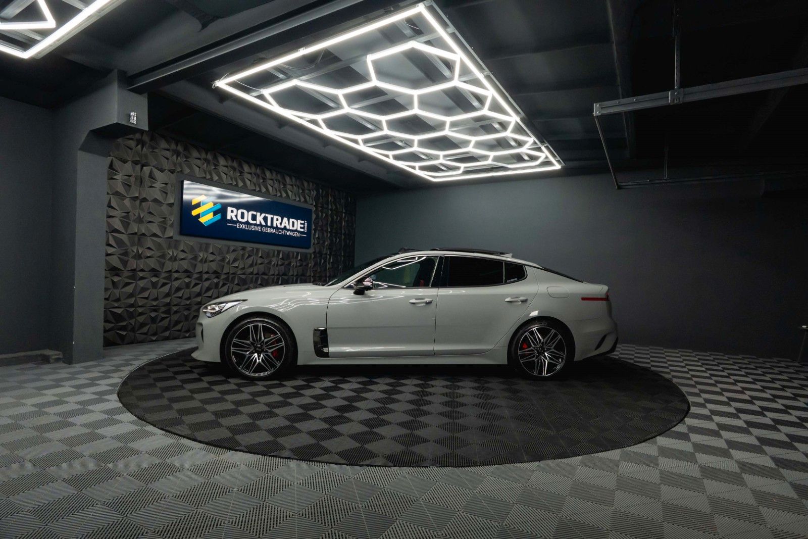 Fahrzeugabbildung Kia Stinger GT 4WD Performance | Pano | ACC | LED